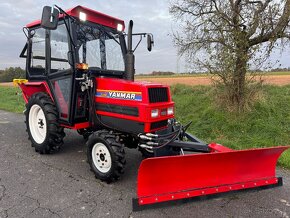 Japonský traktor YANMAR F18D Diesel 3 válec, 18HP - 2