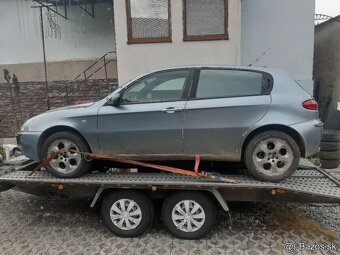 Predám bočné dvere a zadné svetlá na alfa Romeo 147 pred fac - 2