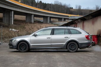 Škoda Superb Combi 2.0 TDI CR 170k Elegance 4x4 DSG - 2