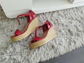 Červené sandálky zn.Lasocki - 2