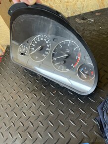 Predám tachometer na bmw e39 - 2