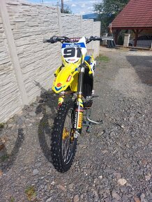 Suzuki RMZ450 - 2