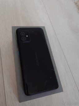 Asus Zenfone 8 - 2