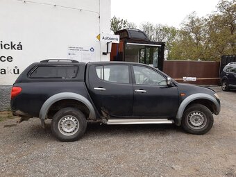 Mitsubishi L200 Triton 2.5DID 100kW černá - 2