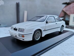 Ford Sierra Cosworth 1:18 AutoArt - 2