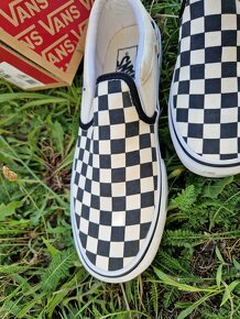 Dobrý den, volné nepoužité boty Vans.  Velikost 40 EUR. - 2