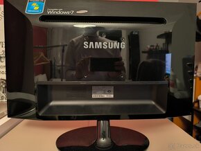 Samsung 24" mod: P2450H - 2