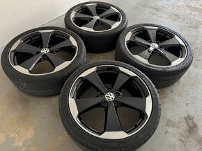 VW Glendale R19 + Michelin 235/35 R19 - 2