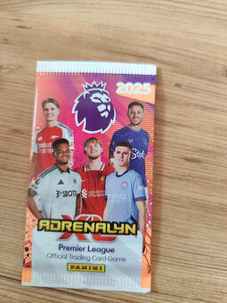 Kartičky Adrenalyn Premier League 2024/2025 booster box - 2