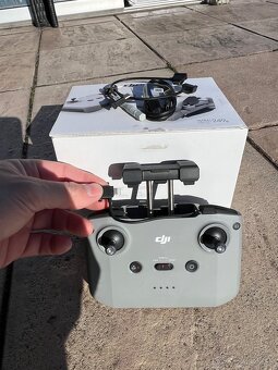 DJI RC-N3 ovladac - 2