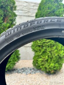 235/35R19 Zimné pneu - 2