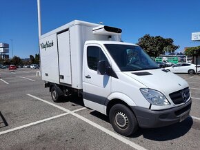 Mercedes-Benz Sprinter - 2