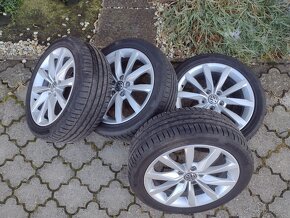 Letné pneu 225/45 R17 + disky Volkswagen 5x112 - 2