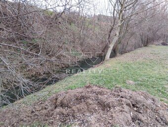 Na predaj stavebný pozemok 896m2 v obci Bojničky - 2