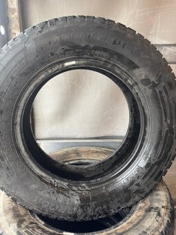 Predám 225/65R16C - 2