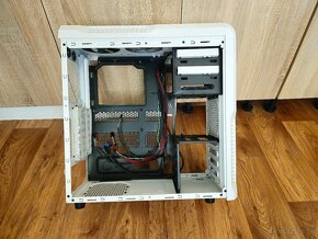 Predám PC skrinku ZALMAN Z3 Plus - 2