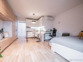 1i (33m2) v SRDCI HLAVNÉHO MESTA -ideál na AIRBNB - 2