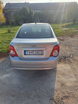 Chevrolet Aveo sedan - 2