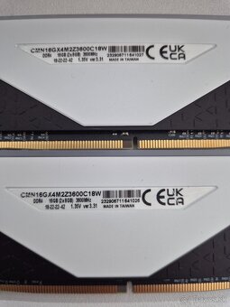 Corsair 16 GB KIT DDR4 3600 MHz CL18 Vengeance RGB RT White - 2