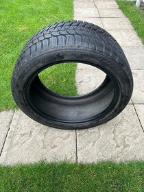 BLIZZAK 255/40 R17 98V - 2