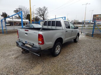 Toyota Hilux DC 2.5 I D-4D Terra - 2