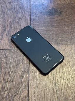 iPhone 8 64GB - 2