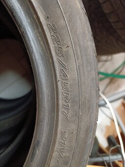 225/45r17 - 2