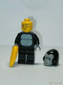 Lego postavička Gorilla suit guy - 2