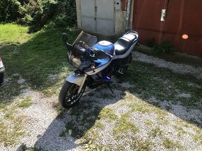 Suzuki GSX 600 - 2