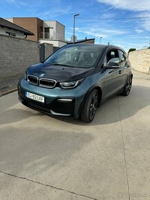 BMW i3 i3s 120Ah, rok výr. 03/2022, Naj. 25 820 km, v záruke - 2