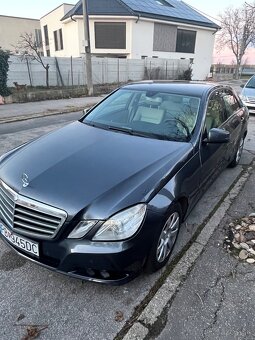 Mercedes-Benz W212 e200 sedan - 2