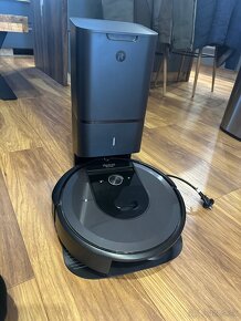 Robotický vysávač roomba i7 - 2