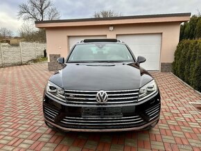 Volkswagen Touareg 3.0 TDI 193KW R-Line Facelift Panoráma - 2