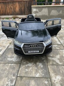 Elektrické auto Audi Q7 - 2