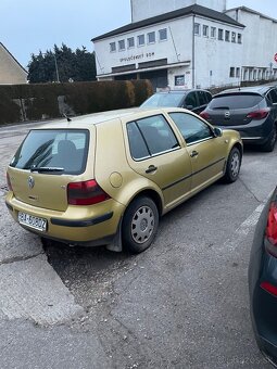 Golf 4 - 2