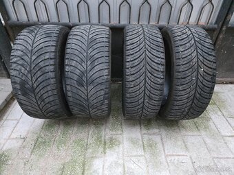 Celorocne pneu 2ks zanovne 245/45  R19 - 2