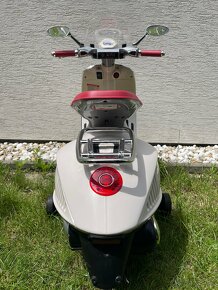 Električka motorka Vespa - 2
