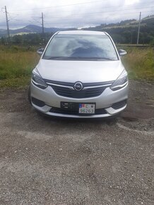 Opel Zafira Tourer - 2