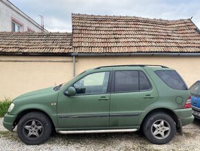 Mercedes Benz ML 3.2 benzín 2001 - 2