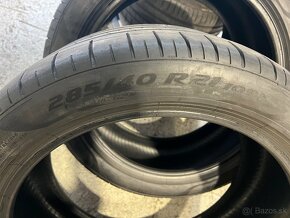 285/40 R21 - 2