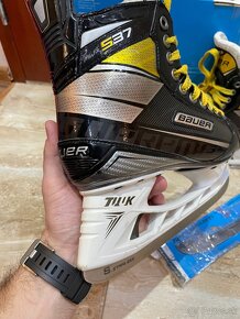 Hokejové korčule Bauer S37 SR 6,5 EE - 2