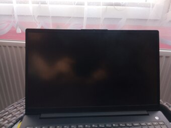 Lenovo V15 G4 IRU Business Black se zárukou - 2