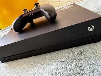 XBOX ONE X - 2