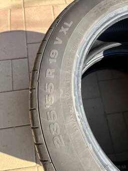 Pneu Continental letné 235/55 R19 - 2