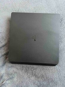 PS4 500gb + PS4 ovládač - 2