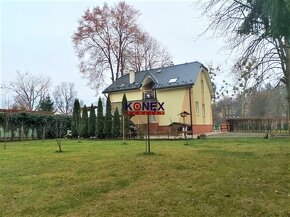 Rodinný dom s veľkým pozemkom v centre mesta – Snina - 2