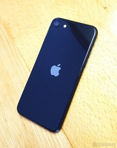 krásny zachovalý iPhone SE 2022 5G 128 GB blue 100%batt - 2