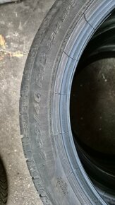 255/40R18 RF - 2