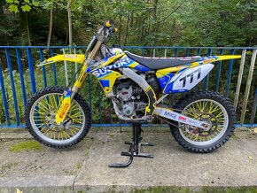 Suzuki rmz 250  2011 - 2