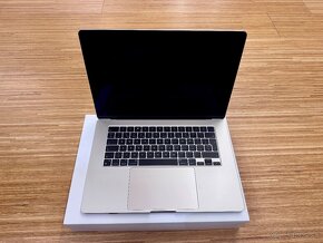 Predám Apple MacBook Air 15” M2 8GB 256GB Starlight - 2